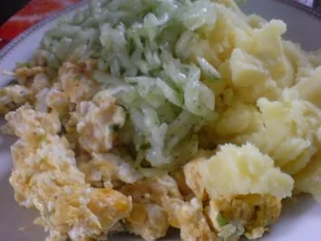 Kartoffelbrei mit Rührei und Gurkensalat - Rezept - Bild Nr. 18