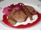 Lavendel geräucherte Entenbrust mit Rote Bete-Glasnudelsalat und Kirschcoulis - Rezept