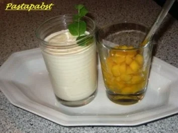 Rezept: Vanille-Bavaroise mit marinierter Mango Vanille-Bavaroise mit marinierter Mango - Rezept
