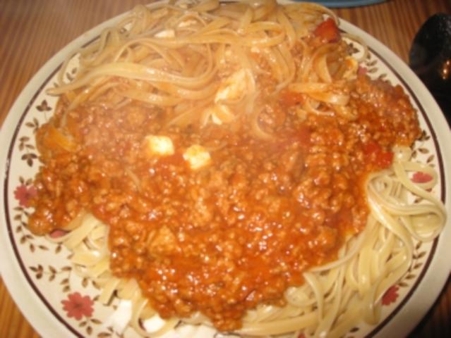 Spaghetti Diabolo mit Chilischoten und frische Tomaten - Rezept 