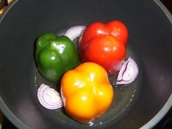 Gefüllte Paprikaschoten mit Hack-Erbsenfüllung - Rezept - Bild Nr. 6