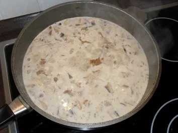 Mettbällchen in Pilz - Weißwein - Sauce - Rezept - Bild Nr. 3