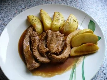 Schweinsrippchen gefüllt und Rosmarinkartoffeln - Rezept