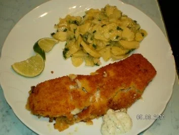 Rezept: Seelachsfilet paniert mit Kartoffelsalat Bild Nr. 4 Seelachsfilet paniert mit Kartoffelsalat - Rezept - Bild Nr. 4