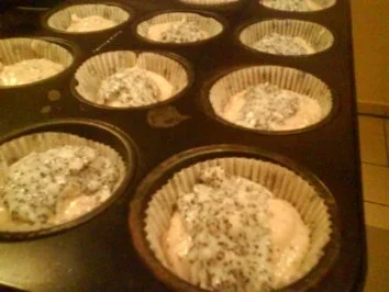 Rezept: Muffins á la Mohn mit Nüssen, Lebkuchen und Grieß Bild Nr. 5 Muffins á la Mohn mit Nüssen, Lebkuchen und Grieß - Rezept - Bild Nr. 5