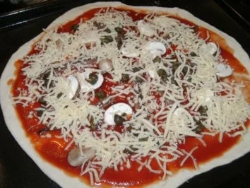 Rezept: Meine Lieblingspizza Bild Nr. 4 Meine Lieblingspizza - Rezept - Bild Nr. 4