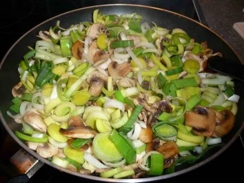 Gefülles Brathähnchen "4 Jahreszeiten" - Rezept - Bild Nr. 5