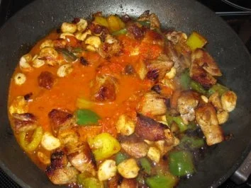 Rezept: Scharf gemachtes Gulasch Bild Nr. 6 Scharf gemachtes Gulasch - Rezept - Bild Nr. 6