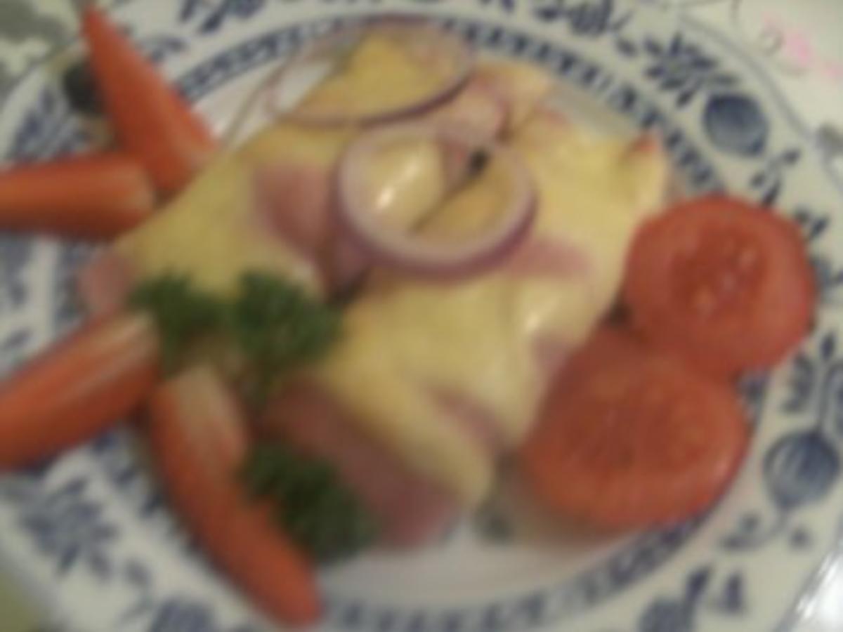 Schinkenröllchen mit Mozarella Füllung und Käsehülle - schnell ...