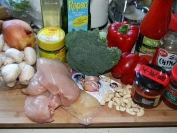 Hähnchenbrustfilet mit Wok-Gemüse und Cashews - Rezept - Bild Nr. 2