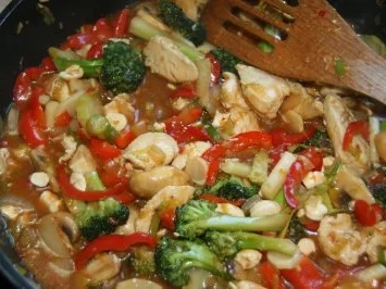 Hähnchenbrustfilet mit Wok-Gemüse und Cashews - Rezept - Bild Nr. 6