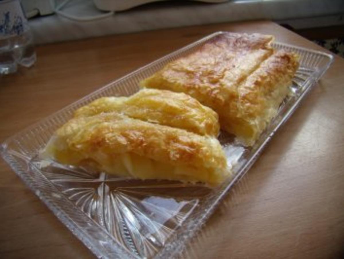 Apfelstrudel mit Blätterteig aus Kühlregal und Äpfel - Rezept mit Bild ...