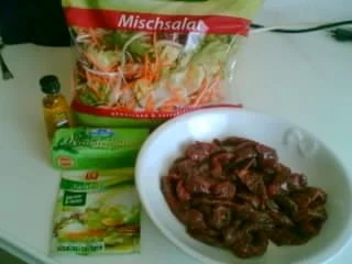 Rezept: Salat mit Steakstreifen Bild Nr. 2 Salat mit Steakstreifen - Rezept - Bild Nr. 2