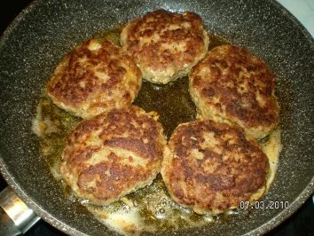 Kartoffelgratin a la Sylvia mit Frikadellen und Feldsalat - Rezept - Bild Nr. 6