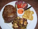 US-Prime Roastbeef an Chilibohnen mit Steakhouse Kartoffeln und argentinischer Steaksauce - Rezept