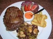 Rezept: US-Prime Roastbeef an Chilibohnen mit Steakhouse Kartoffeln und argentinischer Steaksauce US-Prime Roastbeef an Chilibohnen mit Steakhouse Kartoffeln und argentinischer Steaksauce - Rezept