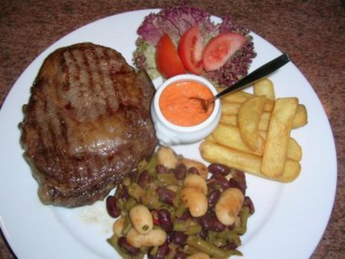 US-Prime Roastbeef an Chilibohnen mit Steakhouse Kartoffeln und
argentinischer Steaksauce - Rezept Von Einsendungen rowiwo