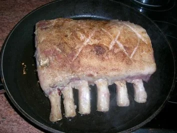 Iberico-Schweine-Karree mit spanischen Saubohnen an Rote-Beete-Pürree und Rioja Sauce - Rezept - Bild Nr. 5