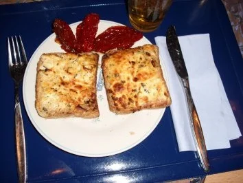 Ziegenkäsetoast  *süsspikant* - Rezept