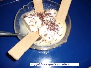 Vanilleeis mit knuspriger Einlage - Rezept