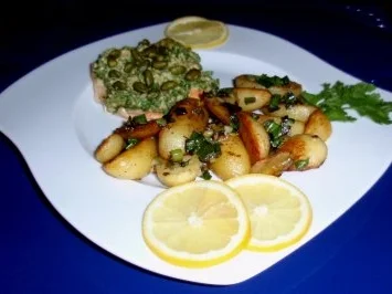 Saiblingsfilet mit Kräuterhaube und Bratkartöffelchen - Rezept