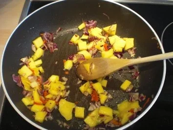 Tomaten-Mango-Sauce mit Garnelen - Rezept - Bild Nr. 3