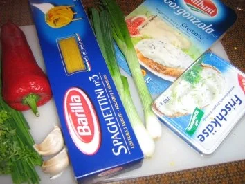 Spaghetti mit Paprika-Gorgonzola-Soße - Rezept - Bild Nr. 2