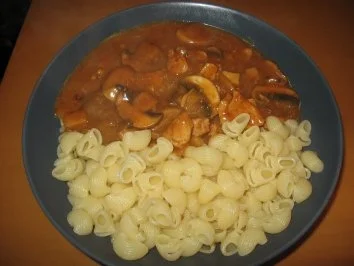 Rezept: Jäger-Hähnchen- Gulaschtopf Bild Nr. 3 Jäger-Hähnchen- Gulaschtopf - Rezept - Bild Nr. 3