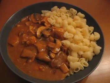 Rezept: Jäger-Hähnchen- Gulaschtopf Bild Nr. 5 Jäger-Hähnchen- Gulaschtopf - Rezept - Bild Nr. 5