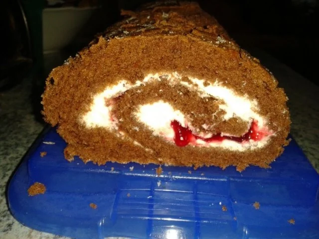 Rezept: Kirschrolle Bild Nr. 2 Kirschrolle - Rezept - Bild Nr. 2