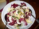 Radicchio-Apfel-Käse-Champignon-Salat - Rezept