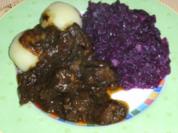 Hirschgulasch mit Backpflaumen und Rotwein - Rezept