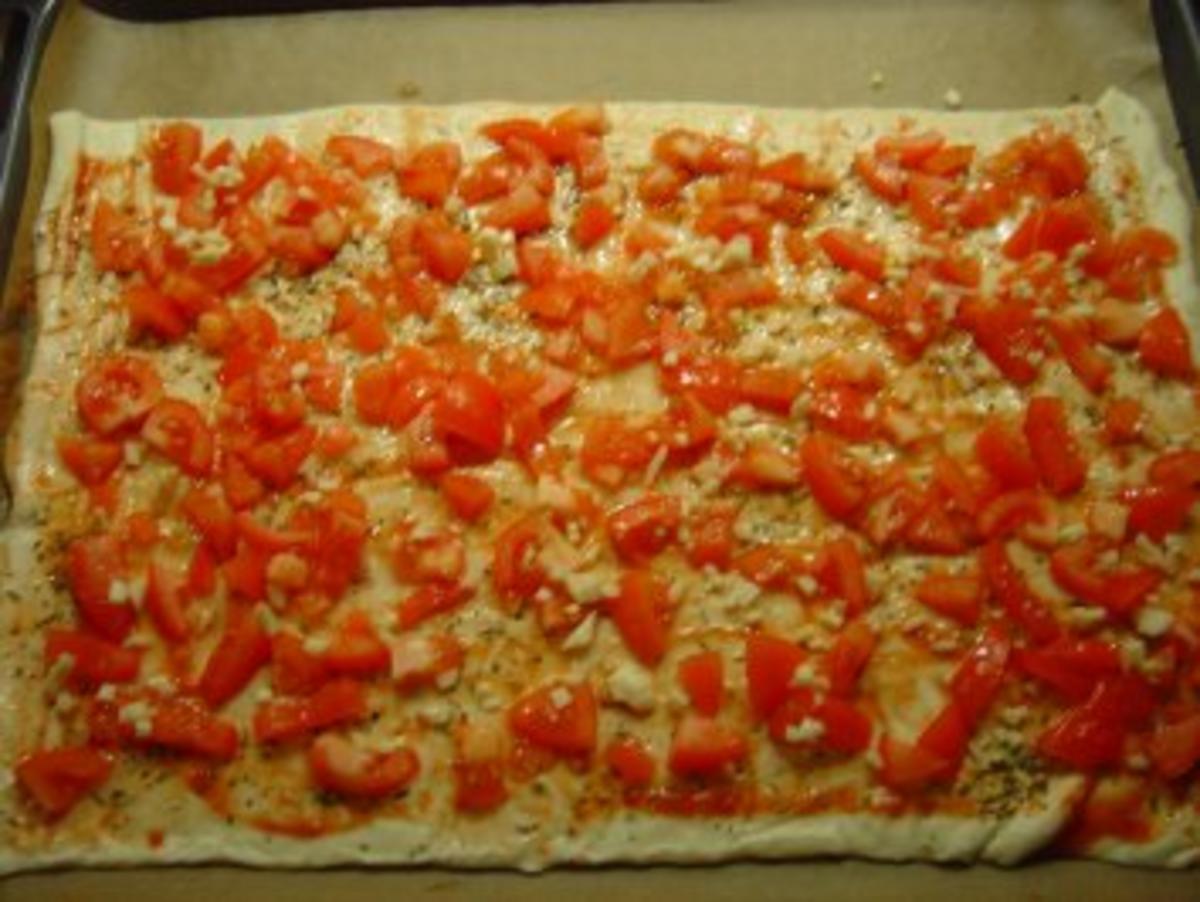 Pizza mit Eismeer-Garnelen und Schafskäse - Rezept - Bild Nr. 4