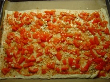 Rezept: Pizza mit Eismeer-Garnelen und Schafskäse Bild Nr. 4 Pizza mit Eismeer-Garnelen und Schafskäse - Rezept - Bild Nr. 4