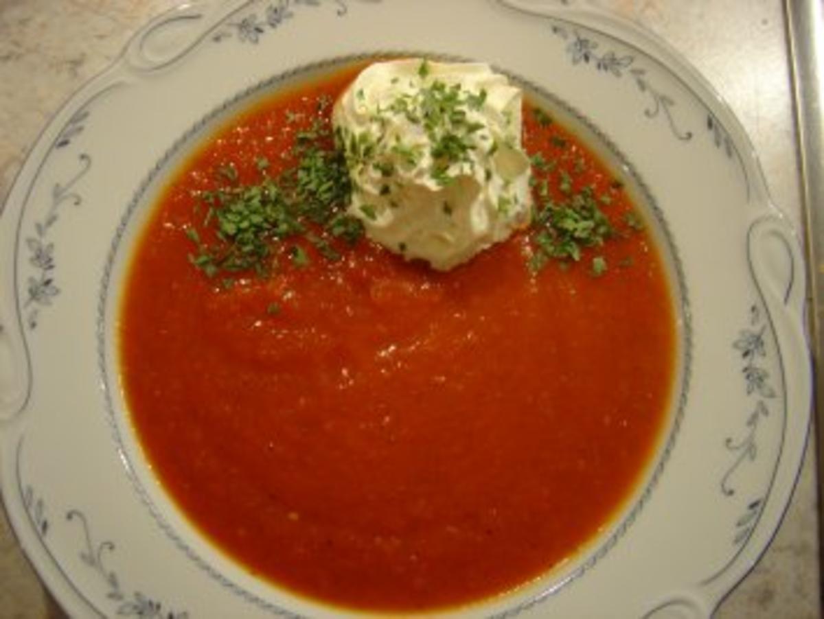 Gazpacho, warm als kalorienarme Vorspeisen-Suppe - Rezept