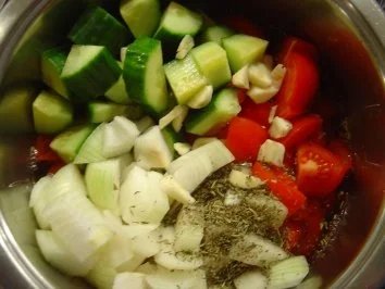 Gazpacho, warm als kalorienarme Vorspeisen-Suppe - Rezept - Bild Nr. 3