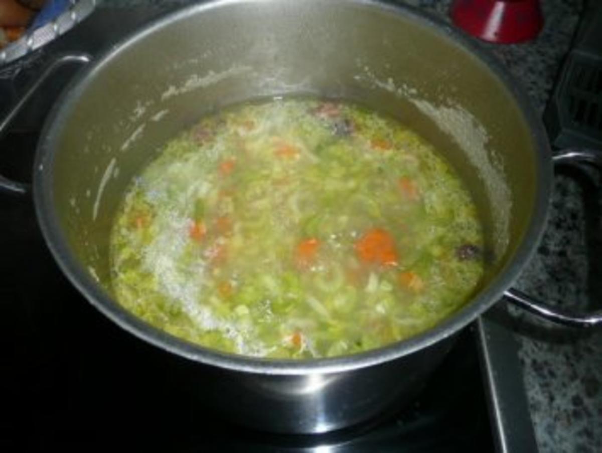 SUPPE/Staudensellerie-Hähnchen - Rezept - Bild Nr. 2