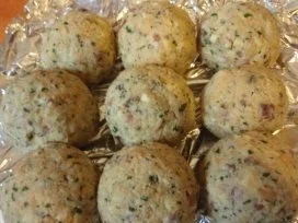 Rezept: Knödel: Käse-Speck-Knödel Knödel: Käse-Speck-Knödel - Rezept