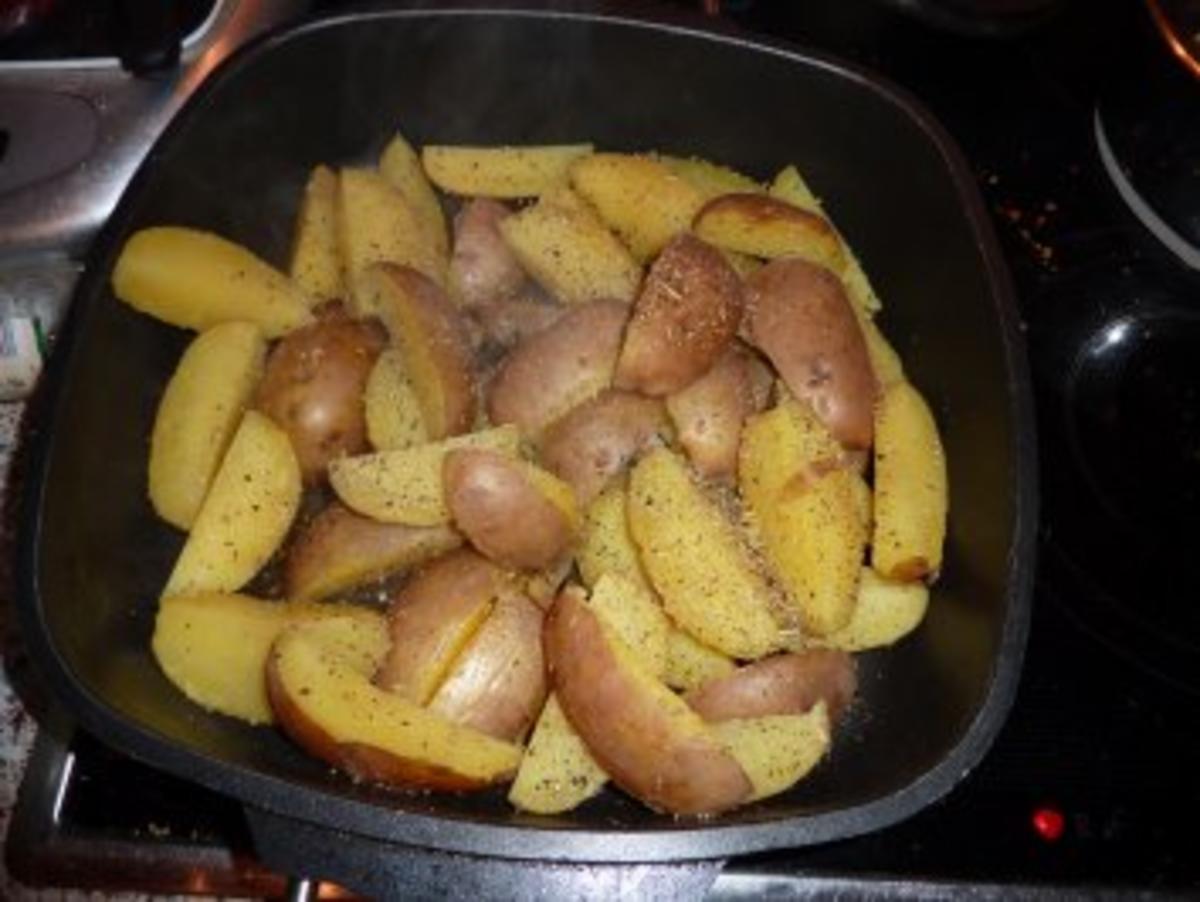 Fl/Huhn: Brathähnchen mit Kartoffelspalten - Rezept - Bild Nr. 3