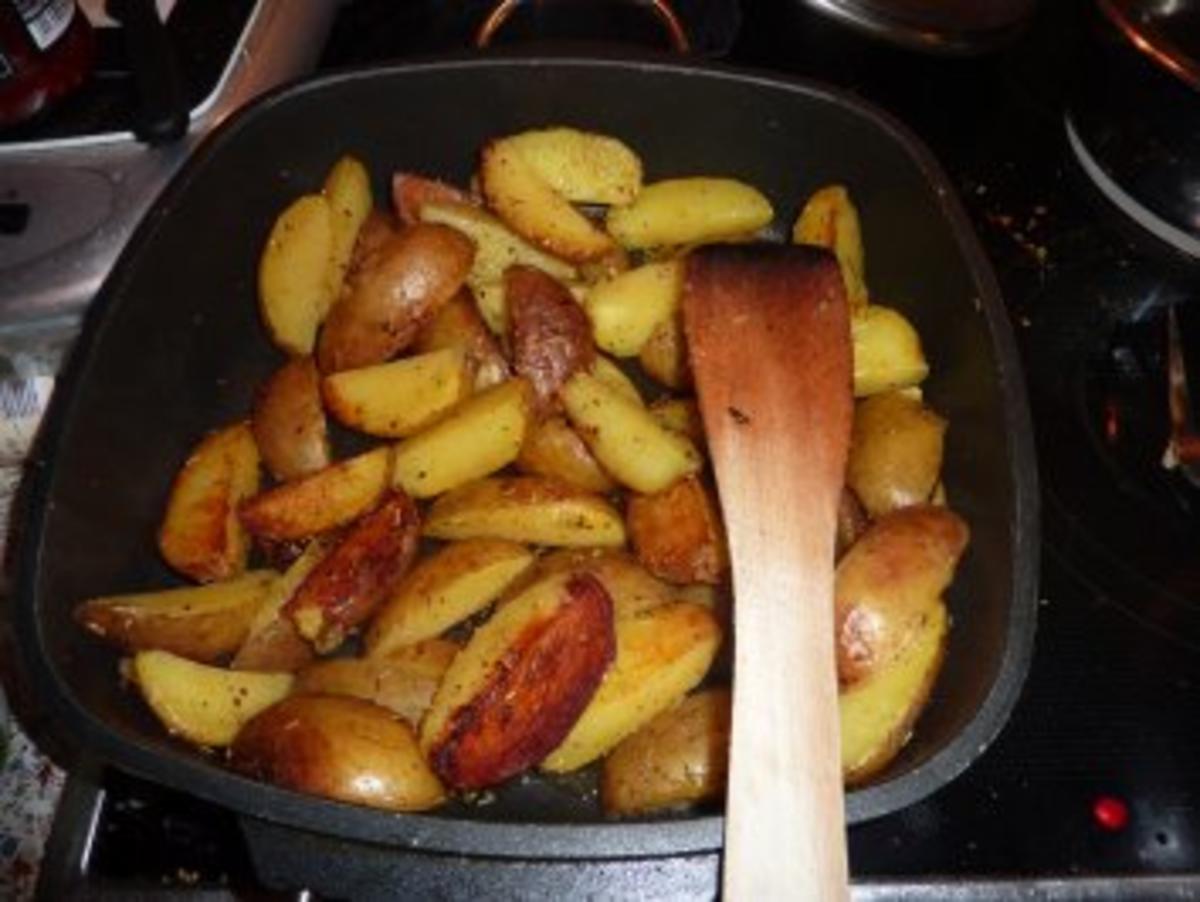 Fl/Huhn: Brathähnchen mit Kartoffelspalten - Rezept - Bild Nr. 4