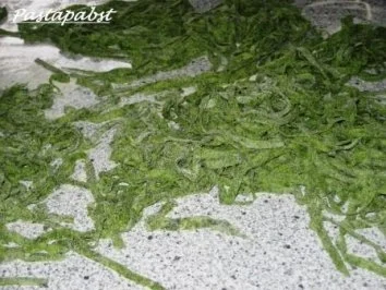 Spinattagliatelle mit Tomaten-Specksauce - Rezept - Bild Nr. 3