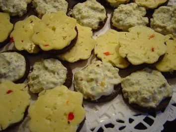 Rezept: Party-Taler mit Kräuterbutter-Creme Bild Nr. 2 Party-Taler mit Kräuterbutter-Creme - Rezept - Bild Nr. 2