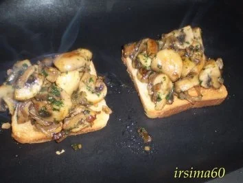 Rezept: Überbackener Champignon Toast Bild Nr. 6 Überbackener Champignon Toast - Rezept - Bild Nr. 6