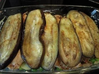 Rezept: Putenbrustfilet, Aubergine, Porree und Champignons, mit Käse überbacken Bild Nr. 6 Putenbrustfilet, Aubergine, Porree und Champignons, mit Käse überbacken - Rezept - Bild Nr. 6