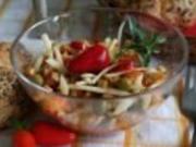 Slowakischer  Salat mit Chillis und Käse - sehr scharf ;-) - Rezept