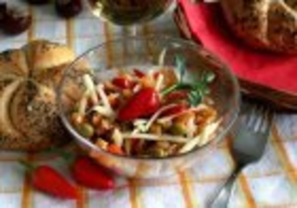 Slowakischer  Salat mit Chillis und Käse - sehr scharf ;-) - Rezept - Bild Nr. 2