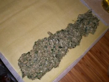 Rezept: Gegrillte Maultasche im Speckmantel auf Spinat mit Achatschnecken garniert Bild Nr. 5 Gegrillte Maultasche im Speckmantel auf Spinat mit Achatschnecken garniert - Rezept - Bild Nr. 5