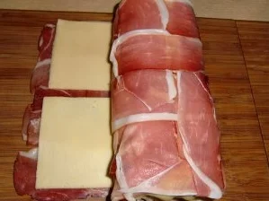 Rezept: Gegrillte Maultasche im Speckmantel auf Spinat mit Achatschnecken garniert Bild Nr. 11 Gegrillte Maultasche im Speckmantel auf Spinat mit Achatschnecken garniert - Rezept - Bild Nr. 11