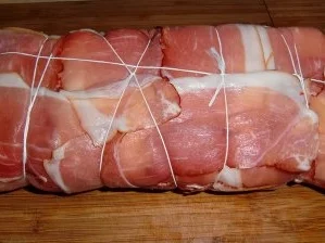 Rezept: Gegrillte Maultasche im Speckmantel auf Spinat mit Achatschnecken garniert Bild Nr. 12 Gegrillte Maultasche im Speckmantel auf Spinat mit Achatschnecken garniert - Rezept - Bild Nr. 12