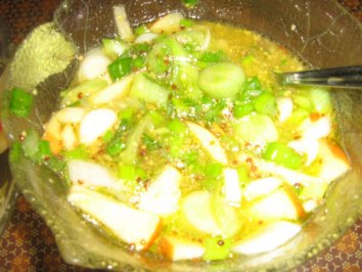 Chicoreesalat mit Apfelstiften und Tomätchen und einer Mandarinen-Senf-Vingrette - Rezept - Bild Nr. 5